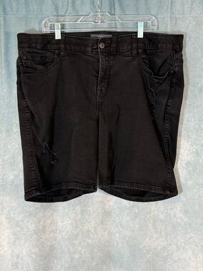 torrid distressed jegging Bermuda shorts